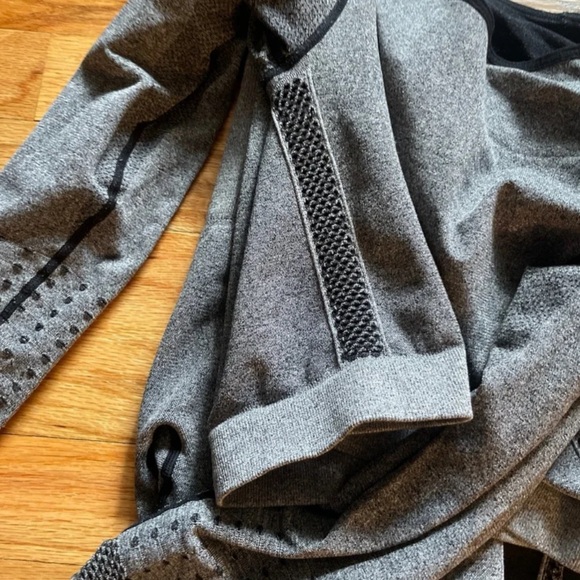 Bombshell Sportswear - Picture 10 of 11